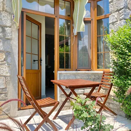 Portofino Boutique 3* אקיאקה